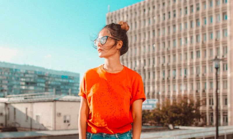 Young female customer wearing T-shirt, representing casual street style fashion